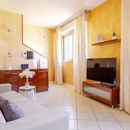 Apartamento A Casa Minerva Rímini Exterior foto