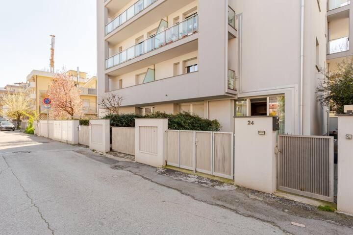 Apartamento A Casa Minerva Rímini Exterior foto