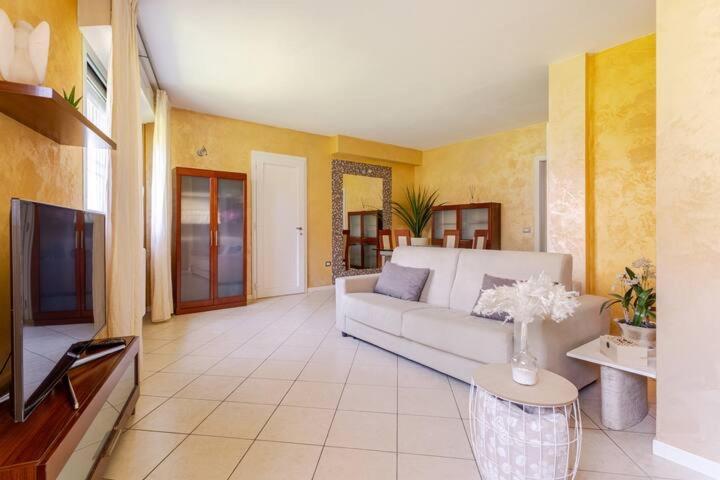 Apartamento A Casa Minerva Rímini Exterior foto
