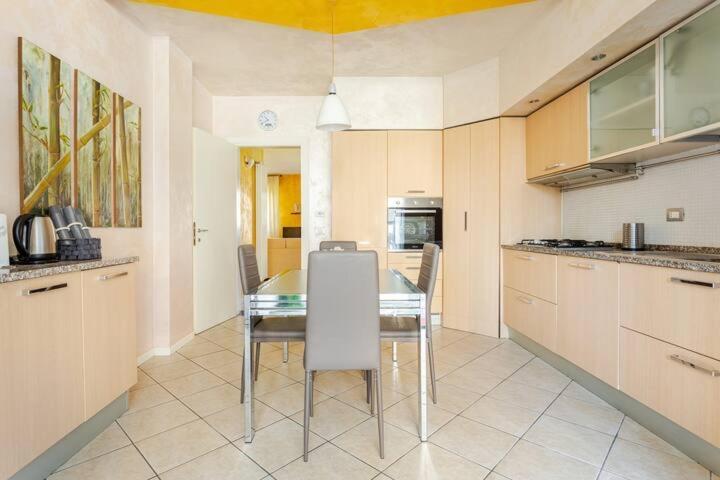 Apartamento A Casa Minerva Rímini Exterior foto