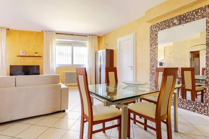 Apartamento A Casa Minerva Rímini Exterior foto