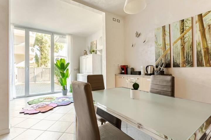 Apartamento A Casa Minerva Rímini Exterior foto