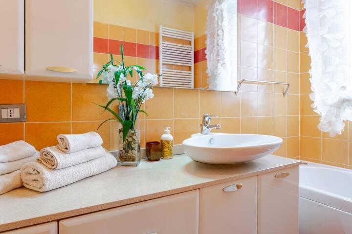 Apartamento A Casa Minerva Rímini Exterior foto